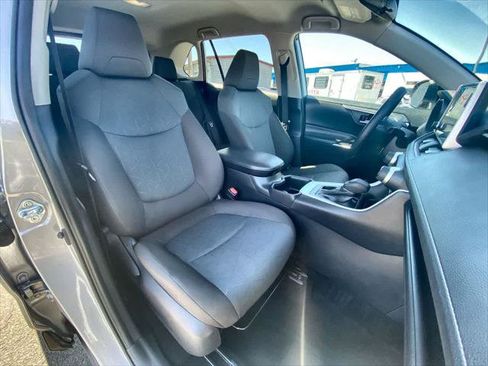 Certified 2025 Toyota RAV4 XLE AWD/4WD image 23