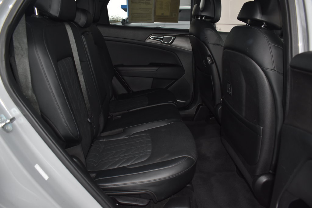 Used 2023 Kia Sportage X-Line w/ X-Line Premium Package AWD/4WD image 16