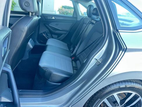 Used 2025 Volkswagen Jetta SE image 37