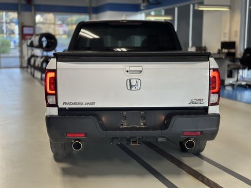 Used 2023 Honda Ridgeline Sport image 5