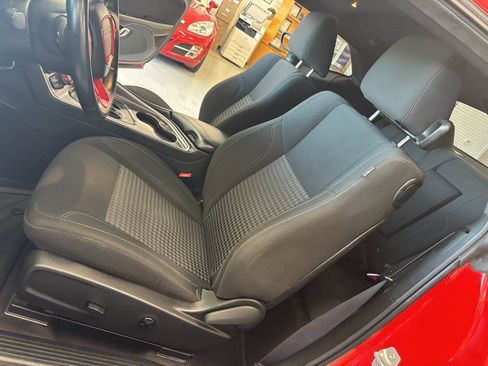 Used 2016 Dodge Challenger SXT RWD image 19