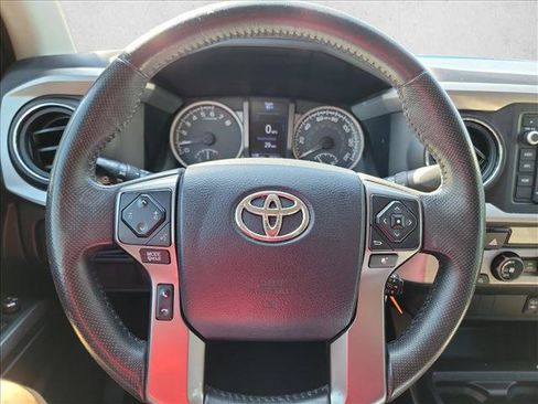 Used 2017 Toyota Tacoma SR5 w/ Tow Package RWD image 13