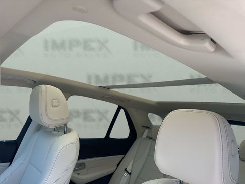 Used 2024 Mercedes-Benz GLE 350 4MATIC image 11