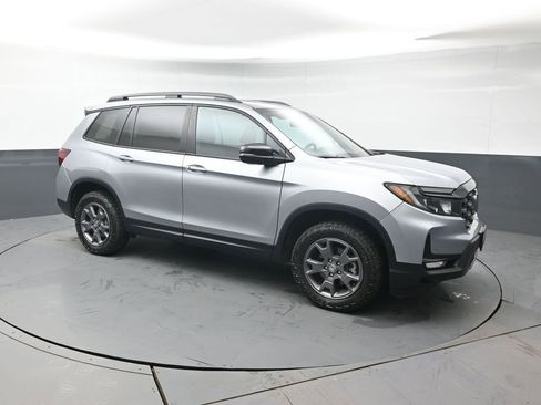 Certified 2024 Honda Passport TrailSport image 10