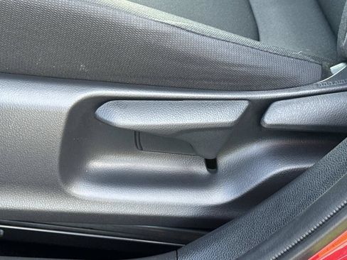 Used 2021 Toyota Corolla LE FWD image 23