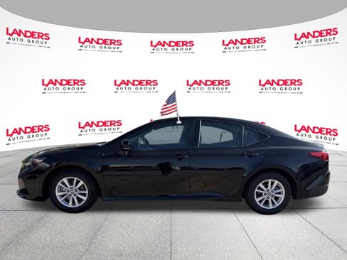 Used 2025 Toyota Camry LE FWD image 6