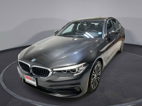 Used 2019 BMW 530e xDrive w/ Convenience Package image 1