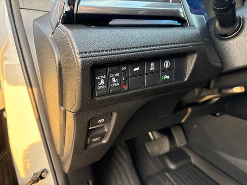 Used 2024 Honda Odyssey Elite image 20