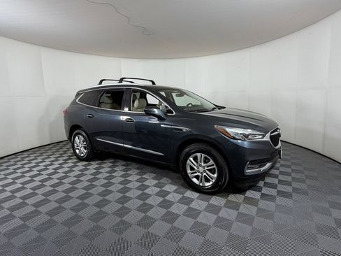 Used 2018 Buick Enclave Essence image 1