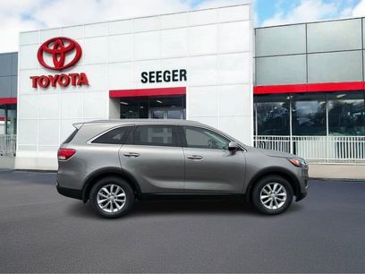 Used 2017 Kia Sorento FWD w/ LX Convenience Package