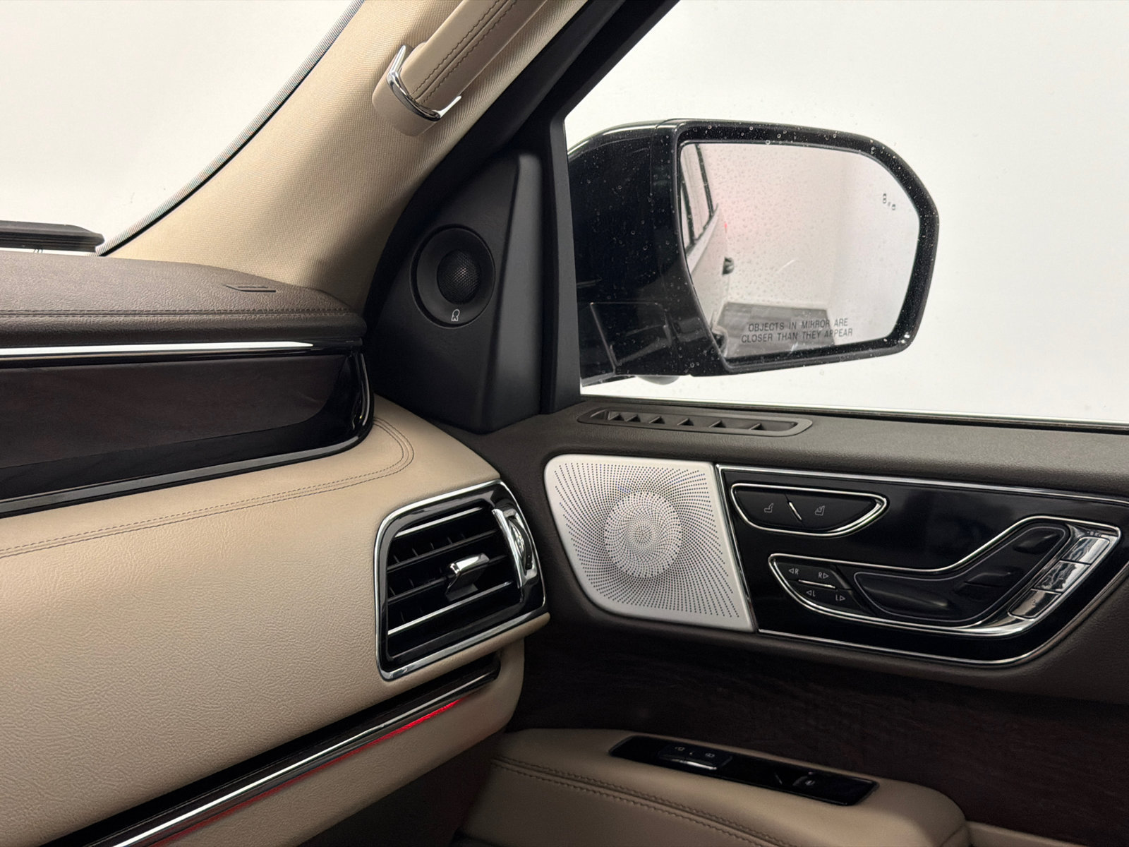 Certified 2024 Lincoln Navigator L Reserve AWD/4WD image 36