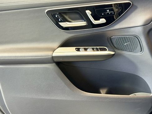 Used 2023 Mercedes-Benz GLC 300 4MATIC image 16