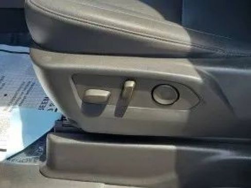 Used 2022 Chevrolet Tahoe LT image 18