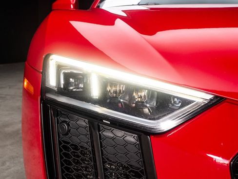 Used 2017 Audi R8 V10 w/ Carbon Exterior Package AWD/4WD image 8