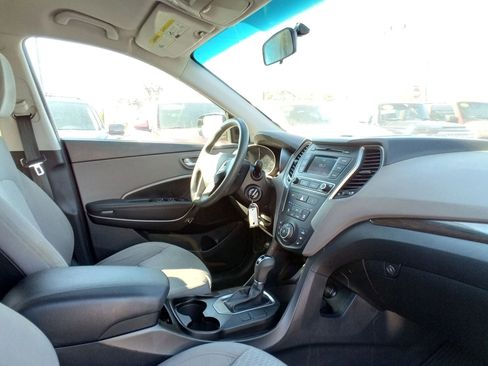 Used 2018 Hyundai Santa Fe Sport FWD image 17