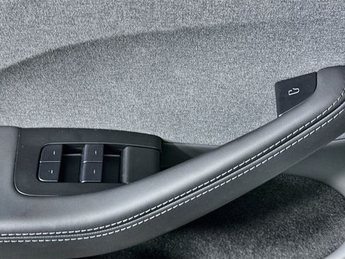 Used 2025 Tesla Model 3 Long Range RWD image 15