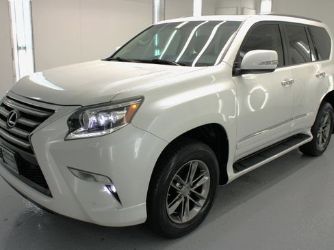 Used 2017 Lexus GX 460 Premium image 5