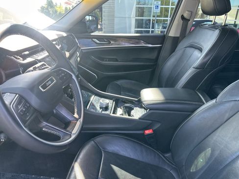 Used 2022 Jeep Grand Cherokee Limited 4xe w/ Luxury Tech Group II AWD/4WD image 7