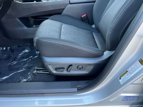Used 2025 Nissan Rogue SV FWD image 23