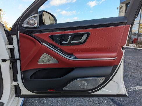 Used 2021 Mercedes-Benz S 580 4MATIC Sedan w/ AMG Line image 30