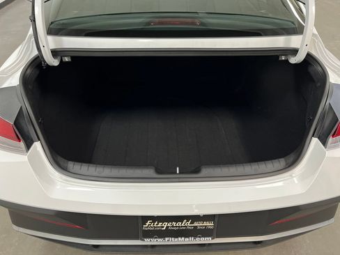 Used 2025 Hyundai Elantra Sport FWD image 24