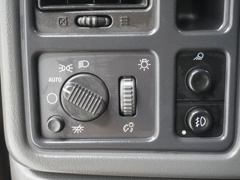 Used 2005 Chevrolet Silverado 1500 LS w/ Light Duty Power Package RWD image 17