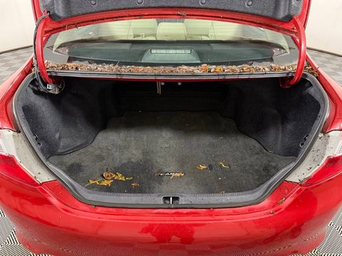 Used 2014 Toyota Camry L image 12