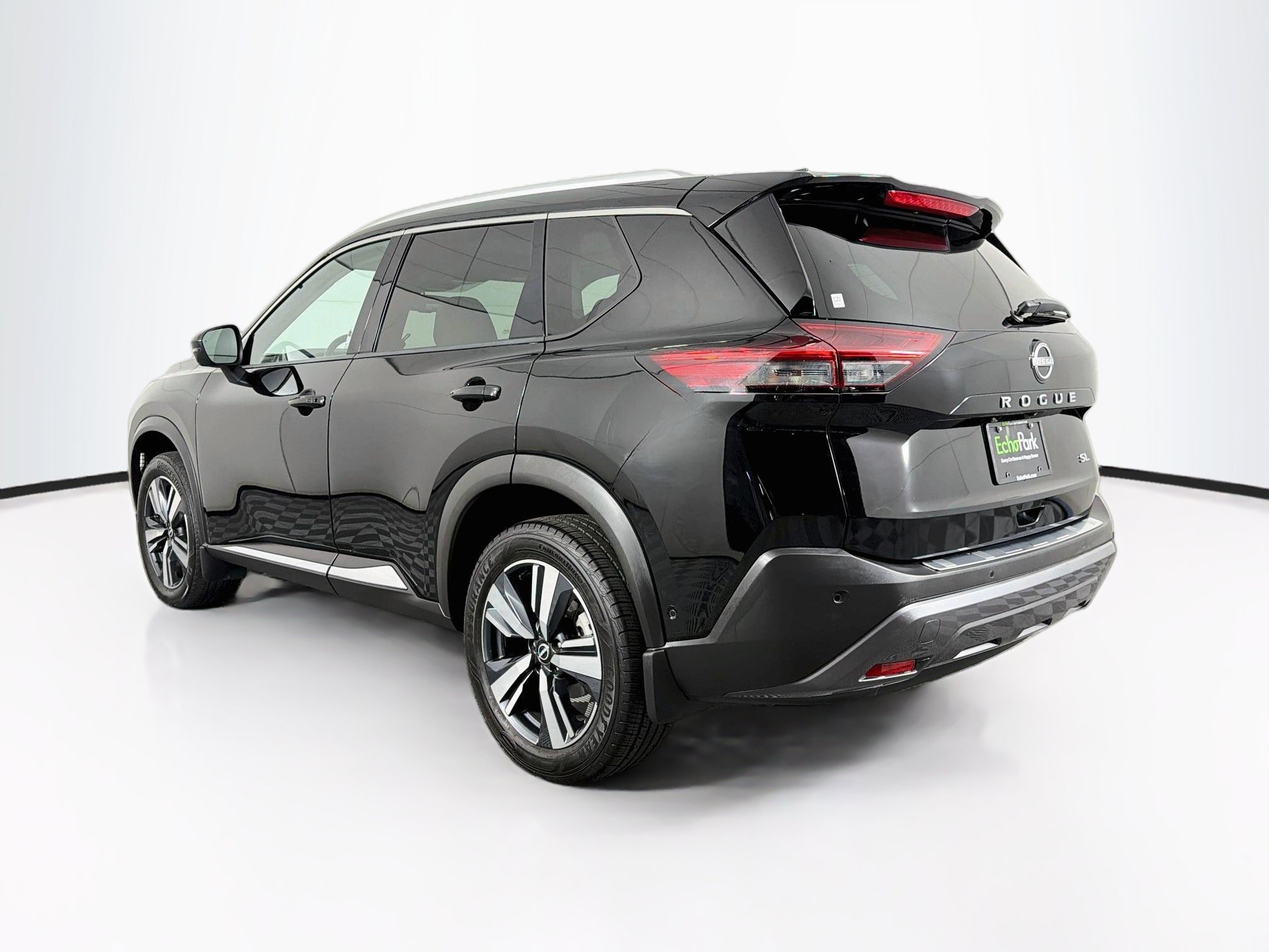 Used 2023 Nissan Rogue SL w/ SL Premium Package FWD image 5