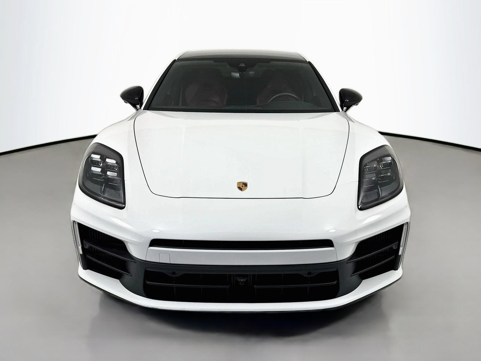 Used 2025 Porsche Panamera RWD image 2