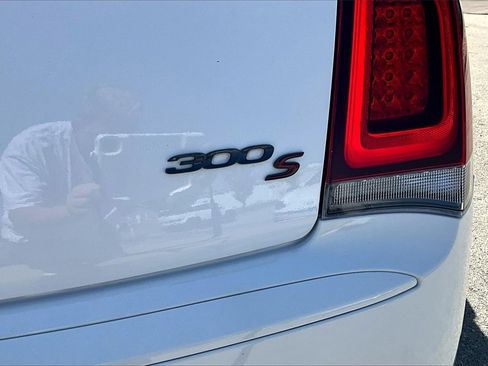 Used 2021 Chrysler 300 S image 8