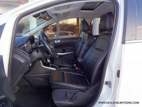 Used 2021 Ford EcoSport Titanium image 9