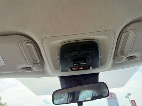 Used 2025 Toyota Corolla LE FWD image 38
