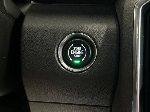 Used 2025 GMC Acadia Denali AWD/4WD image 29