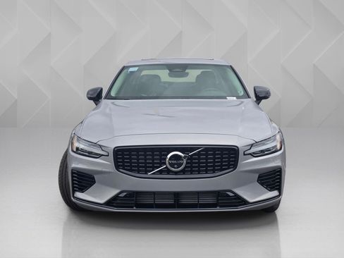 Certified 2025 Volvo S60 T8 Plus AWD/4WD image 3