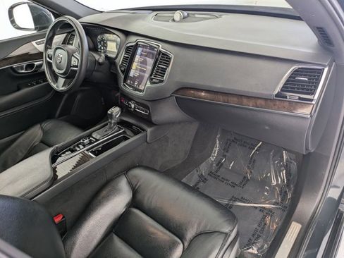 Used 2016 Volvo XC90 T6 Momentum w/ Momentum Plus Package AWD/4WD image 19