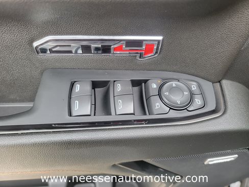 Used 2024 GMC Sierra 1500 AT4 w/ Technology Package AWD/4WD image 15