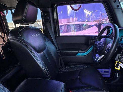 Used 2015 Jeep Wrangler Unlimited Rubicon AWD/4WD image 19