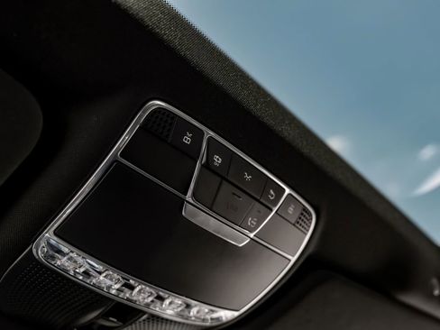 Used 2019 Mercedes-Benz S 560 4MATIC Sedan image 22
