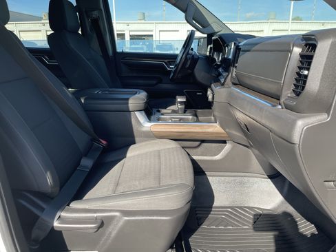 Used 2022 Chevrolet Silverado 1500 LT Trail Boss w/ Convenience Package II image 17