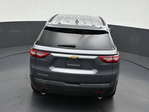 Used 2021 Chevrolet Traverse LS FWD image 18