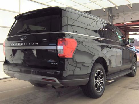 Used 2024 Ford Expedition Max XLT image 2