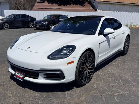 Used 2017 Porsche Panamera 4 AWD/4WD image 3