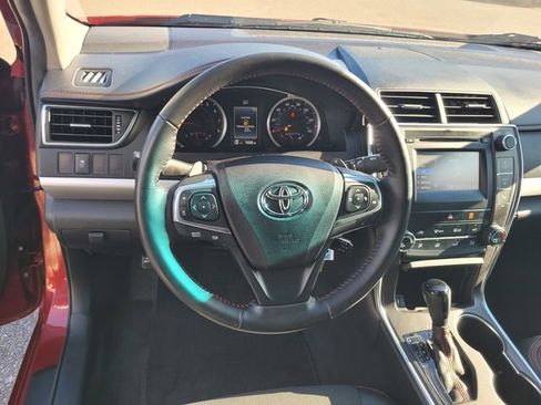 Used 2016 Toyota Camry SE image 29