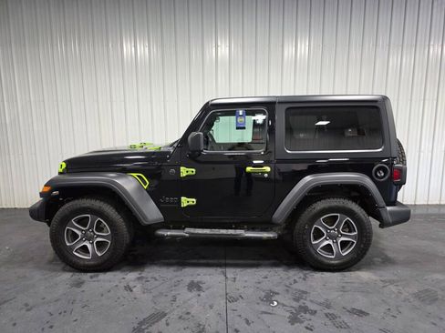 Used 2022 Jeep Wrangler Sport AWD/4WD image 4