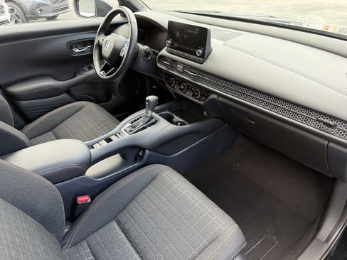 Used 2023 Honda HR-V Sport image 11