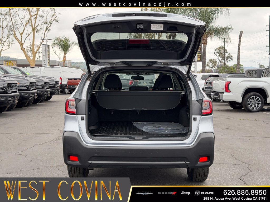 Used 2025 Subaru Outback Premium AWD/4WD image 10