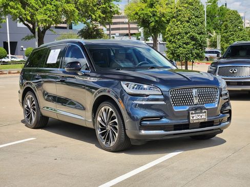 Used 2023 Lincoln Aviator Reserve w/ Equipment Group 201A RWD image 3