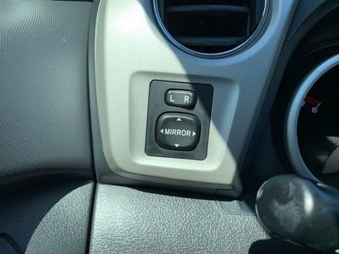 Used 2009 Toyota Matrix S image 23