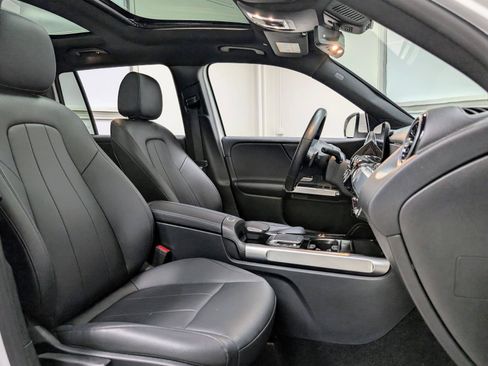 Used 2022 Mercedes-Benz GLB 250 4MATIC image 24