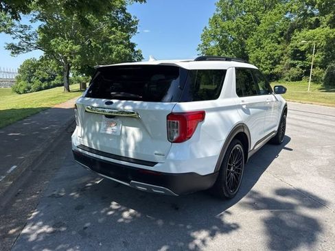 Used 2020 Ford Explorer XLT w/ Equipment Group 202A RWD image 7
